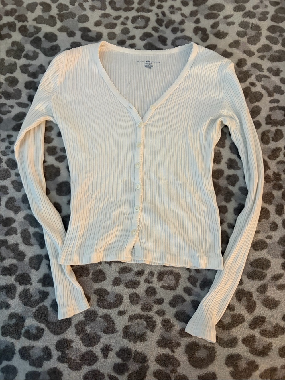Brandy Melville White Ribbed Button-Front Long Sleeve Top